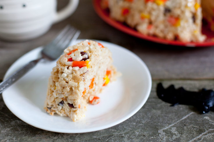 Take Rice Krispies Treats to a new level of fun in this easy Halloween Rice Krispie cake that makes the perfect Halloween party dessert in only 10 minutes! From EatingRichly.com