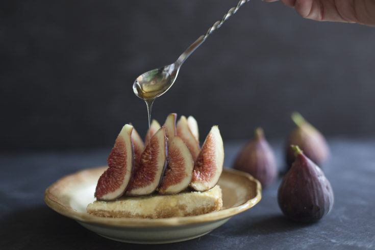 Easy summer tart with figs, goat cheese, and honey. Dairy Free! - EatingRichly.com